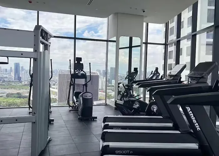 Rama9 Duplex Near Train Market Rca Free Pool Gym *