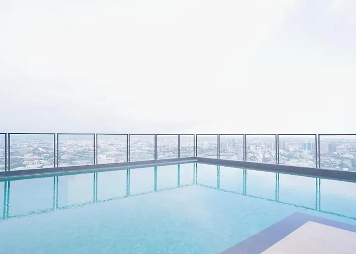 Rama9 Duplex Near Train Market Rca Free Pool Gym Бангкок