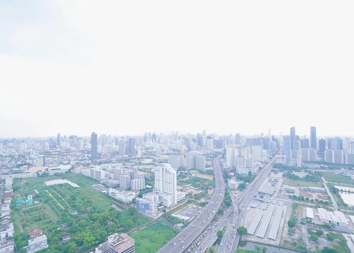 Rama9 Duplex Near Train Market Rca Free Pool Gym *
