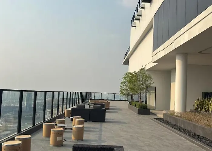 Апартаменты Rama9 Duplex Near Train Market Rca Free Pool Gym