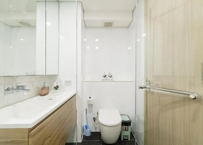 Rama9 Duplex Near Train Market Rca Free Pool Gym *